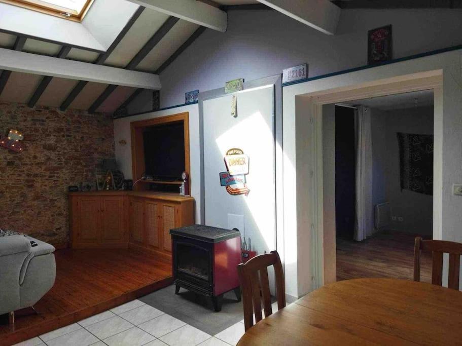 Charmante Maison Atypique En Village Saint-Colombin Extérieur photo